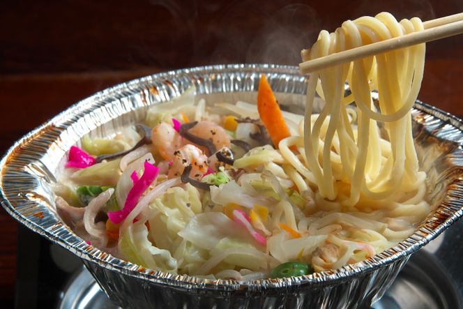 DG155 簡単調理で本格派！長崎ちゃんぽん・麻辣ちゃんぽん 食べ比べセット（各2食 合計4食） [ちゃんぽん 冷凍 セット 具材付き 薬膳火鍋 火鍋 食べ比べ]