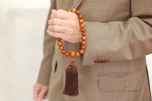 1400年の歴史を誇る近江の数珠職人が手掛けた 男性用 屋久杉の念珠【F012SM】