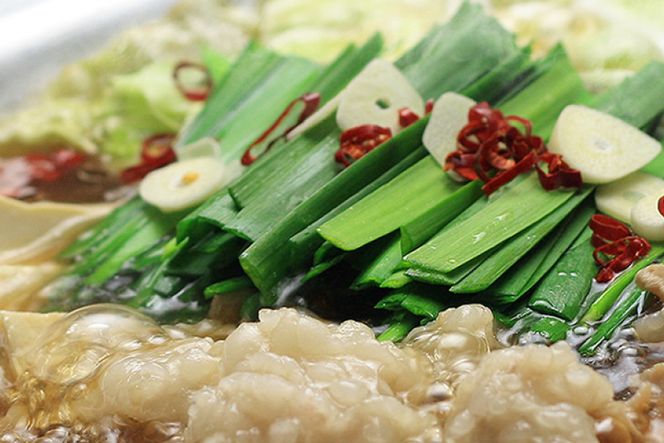 博多の人気鍋2種 セット 九州醤油もつ鍋 2〜3人前 & 博多水炊き(切り身) 2〜3人前 計4～6人前 [ベネフィス 福岡県 筑紫野市 21761414] もつ鍋 モツ鍋 水炊き もつ モツ 醤油 しょうゆ 鶏 鶏肉 とり肉 国産 冷凍