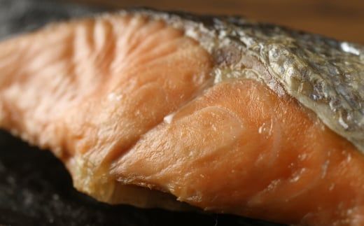 紅鮭・時鮭 食べ比べ贅沢セット ( 海鮮 魚介類 鮭 サケ しゃけ 時鮭 紅鮭 サーモン セット 小分け 贈答 贅沢 贈り物 ギフト お中元 お歳暮 お祝い )【094-0026】