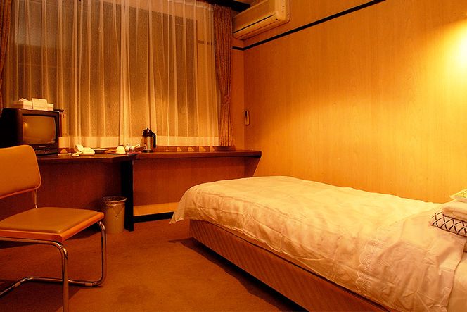 商品券 甲州街道 韮崎宿【清水屋旅館】宿泊割引券 3,000円分 ドリンクチケット1枚付き [清水屋旅館 山梨県 韮崎市 20740913] 旅行 観光 宿泊券 旅行券 クーポン券