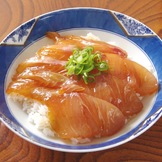 初音のジオ丼とマグロ丼セット　hn083