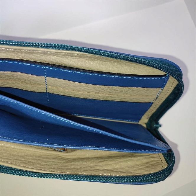 「鞄工房　香」キリン柄レザー長財布（ブルー） FAA3012
