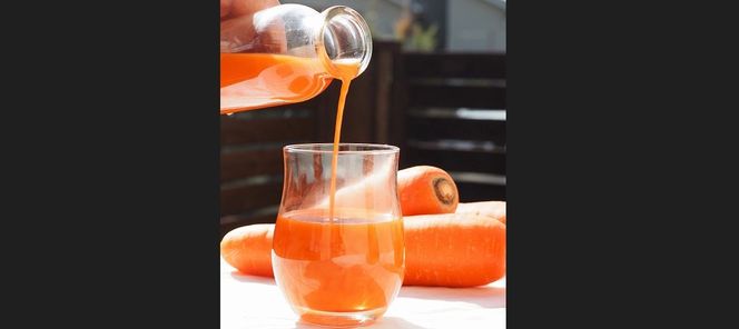 （予約受付） ＜フジテレビ『どっちのふるさと？』で紹介されました！＞定期便 全3回　無添加 極上フルーティーマドンナキャロットジュース720ml×2本 野菜ジュース ストレート 冬人参 レモン果汁 100% 砂糖不使用 無塩 お見舞い にんじん ニンジン 国産 碧南市 健康 甘い 特産 H105-164