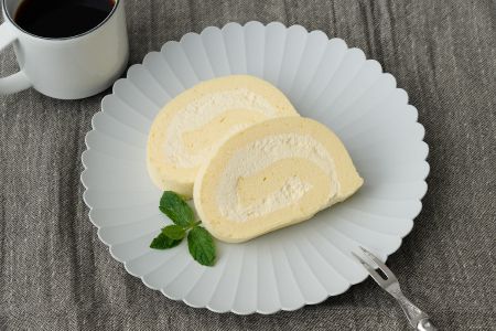 【プレミアム米粉ロールケーキ】パッションフルーツロール【グルテンフリー 誕生日 洋菓子 焼菓子 パッションフルーツ】(H053294)