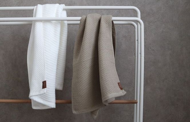 G1972 【ソフトハニカム】プレミアムタオル10枚セット（オリーブ）+ソフトハニカム織ハーフハンカチ1枚