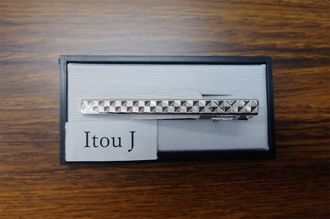 BX010 ダイヤカット　ネクタイピン　Itou J