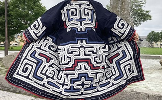 121-1275-10　手縫い　着物（女性用）　1着 カパラミプ アイヌ刺繍　民族衣装　釧路町アイヌ協会応援寄附