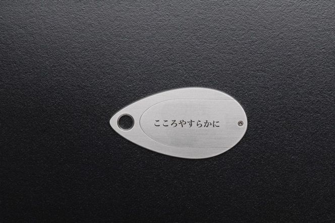 遺灰入れカード型ケース　結心華　しずくタイプ　ステンレス製　HR00017