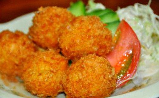 【四国一小さなまち】料理屋『富士』の特製カニクリームコロッケ 30個 カニコロッケ 蟹コロッケ クリームコロッケ 専用ソース付き ズワイガニ ズワイ蟹 ずわいがに 揚げるだけ お惣菜 おかず お弁当 コロッケ 冷凍