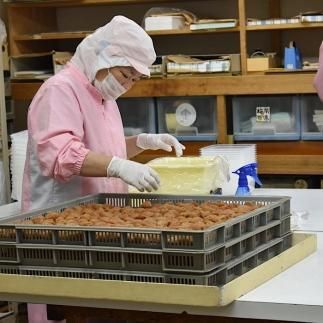 【贈答用】紀州南高梅 優梅 1000g 化粧箱入 【US7】 303446_CB90004