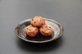 紀州南高梅 かつお梅 450g［Kn18］ 303446_CQ018