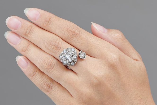 102106-3 煌めきの「キュービックジルコニア薔薇」フリーリング 272183_AF90