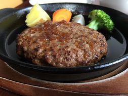「手づくりハンバーグSORA」　SORAハンバーグ2食セット　お食事券A【 ハンバーグ 国産 手づくり SORA 食事券 標茶町 北海道 】 016641_AB001