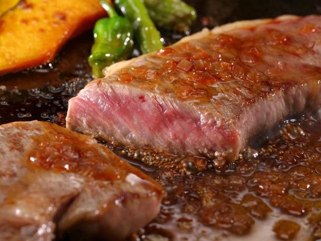 【銀閣寺大西】京都肉ステーキ（170g×4枚）＆焼肉盛り合わせ（800g）＆すき焼き・しゃぶしゃぶ用セット（800g）［ 京都 老舗 肉 人気 おすすめ グルメ おいしい 高級 ブランド ブランド牛 和牛 国産牛 料理 ステーキ すき焼き しゃぶしゃぶ 焼肉 ］  261009_A-AG016