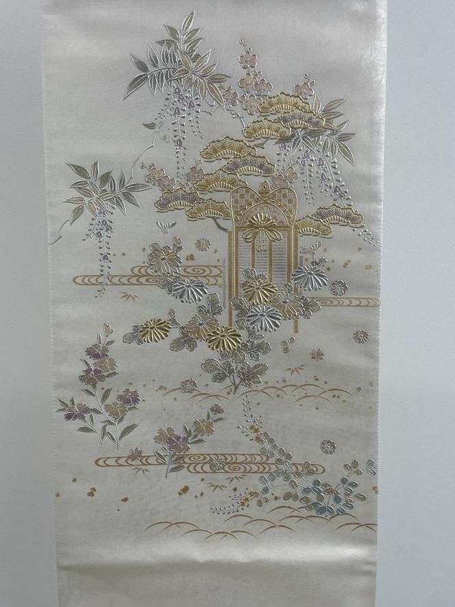 【光映工芸】京都発！特許高蒔絵技法による伝統工芸品 袋帯（正面御所車 白地 引箔）≪着物・訪問着の格式を上げる帯≫ 261009_A-CT053