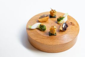 【MUNI KYOTO】 MUNI ALAIN DUCASSE 夕食プラン (1)LES PREMISSES（料理５品）量控えめプラン  ペア食事券 261009_A-DY001