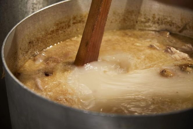 【京都 珍遊】老舗 珍遊 中華そば 4食 ラーメン 麺 送料無料  京都市 お取り寄せ 宅麺 ご当地ラーメン ご当地グルメ ふるさと納税 261009_A-KJ006