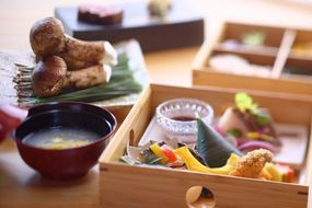 【HOTEL THE MITSUI KYOTO】日本料理「結一（YUI）」ランチ「SHOKADO」ペアお食事券［ 京都  食事  ランチ 人気 おすすめ  グルメ チケット 割引 ］ 261009_A-LP004