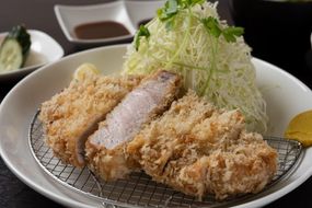 【熟成豚かわむら】＜昼夜共通＞リブロースかつ定食220g お食事券2名様分（ぐるなびセレクション） 261009_A-NB056