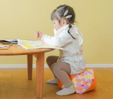 【 洛中高岡屋 】えがおつながる、おざぶとん『おじゃみキッズ学（がく）』（しゃぼんはる＆支子） 261009_B-BZ52