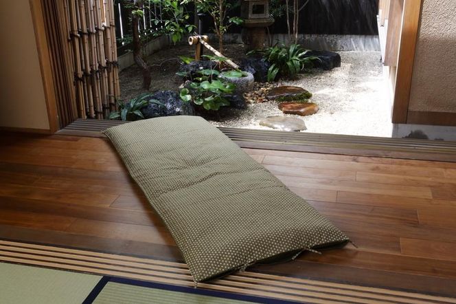 【 洛中高岡屋 】うたた寝にちょうどいい寛ぎのアイテム　カバータイプごろ寝敷きふとん（グリーン系） 261009_B-BZ65
