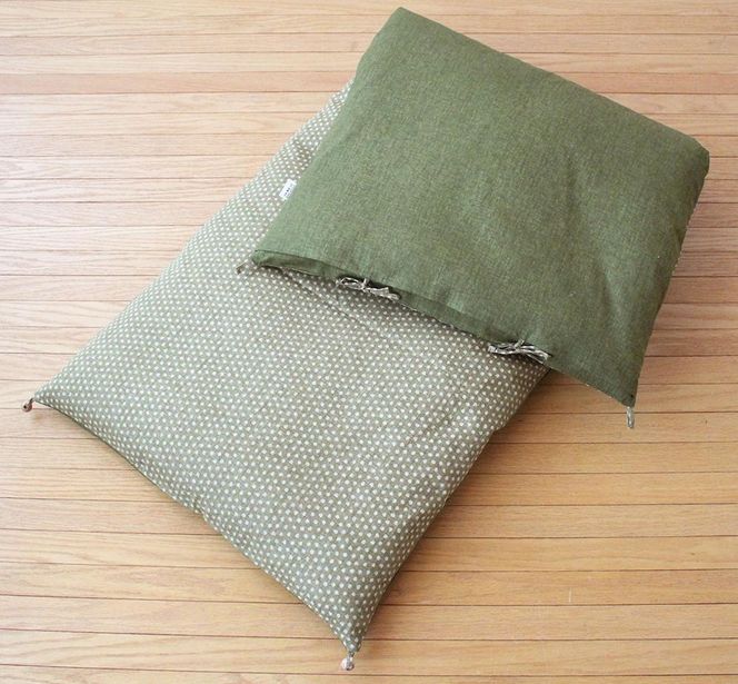 【 洛中高岡屋 】うたた寝にちょうどいい寛ぎのアイテム　カバータイプごろ寝敷きふとん＜ゆったりサイズ＞（グリーン系） 261009_B-BZ72