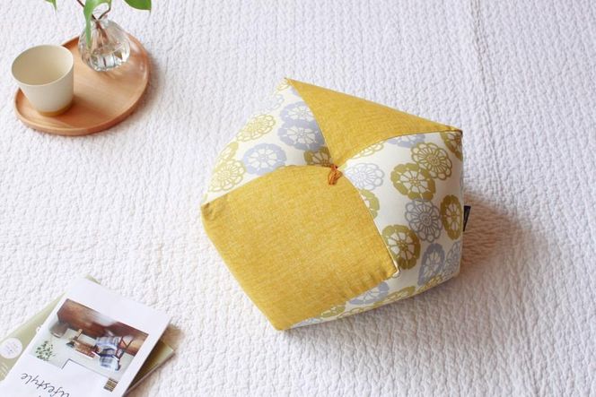 【 洛中高岡屋 】ラクにくつろげる おじゃみ座布団（木綿・菜の花フローラル） 261009_B-BZ79