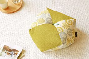 【 洛中高岡屋 】ラクにくつろげる おじゃみ座布団（木綿・萌黄フローラル） 261009_B-BZ80