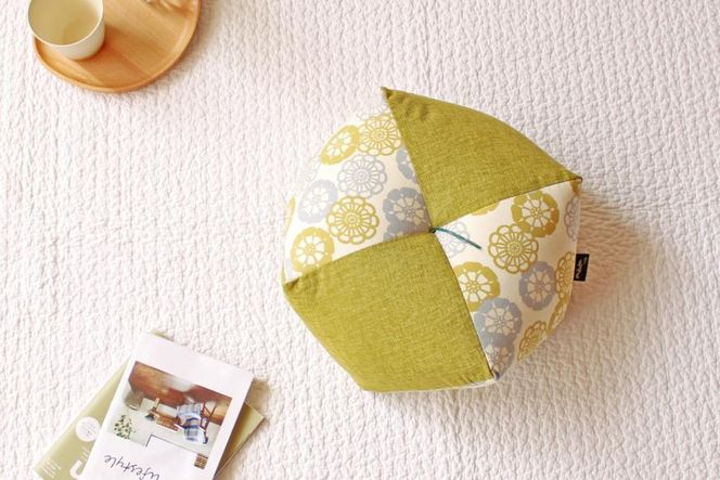 【 洛中高岡屋 】ラクにくつろげる おじゃみ座布団（木綿・萌黄フローラル） 261009_B-BZ80