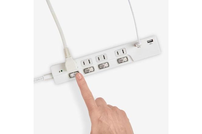 電源タップ　耐雷サージ　USBポート付きスイッチ付きタップ　USB×2ポート　4個口2ｍ　WBK-4232SUA(W) 272183_AZ156