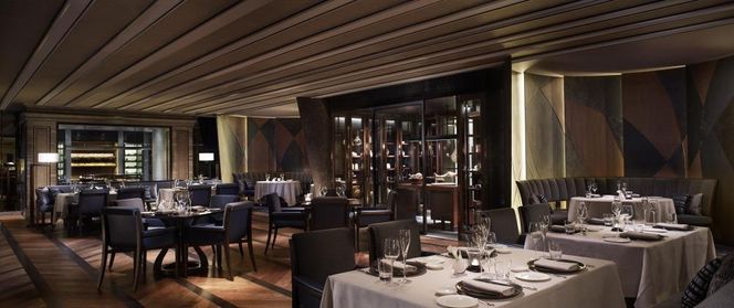 TOKINOHAの匠技に触れる楽焼体験と、リッツ・カールトン京都の極上ディナー（2名様）[ 京都 清水焼団地 体験 ホテル 非日常 食事 チケット 人気 おすすめ イベント 記念 旅行 観光 日帰り グルメ ふるさと納税 ] 261009_A-AA197