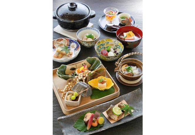 【下鴨茶寮】ふるさと納税特別懐石 ランチペアお食事券［ 京都 料亭 京料理 食事 ランチ 人気 おすすめ 老舗 グルメ ミシュラン チケット 割引 ］ 261009_A-AF002