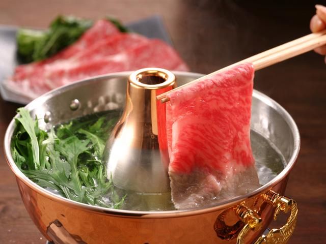 ＜2回定期便＞【銀閣寺大西】京都肉ステーキ（340ｇ）&焼肉盛り合わせ（500g）&すき焼き・しゃぶしゃぶ用（500g）［ 京都 老舗 サーロイン バラ モモ ロース 肉 人気 おすすめ グルメ おいしい 高級 ブランド ブランド牛 和牛 国産牛 料理 ステーキ すき焼き しゃぶしゃぶ 焼肉 ］  261009_A-AG018