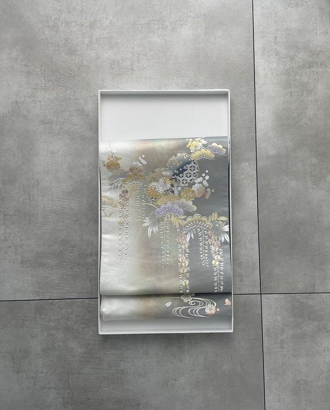 【光映工芸】京都発！特許高蒔絵技法による伝統工芸品 袋帯（雪輪松藤 グレー地 引箔）≪着物・訪問着の格式を上げる帯≫［ 京都 老舗 着物 帯 高級 人気 おすすめ 金彩友禅 京金彩 夢蒔絵 和装 織物 お取り寄せ 通販 送料無料 ふるさと納税 ］ 261009_A-CT048
