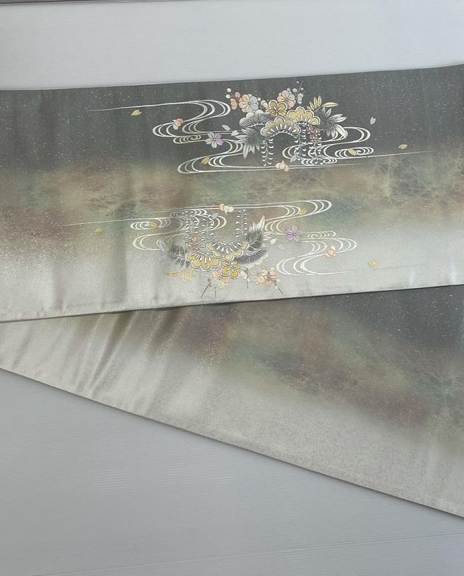 【光映工芸】京都発！特許高蒔絵技法による伝統工芸品 袋帯（雪輪松藤 グレー地 引箔）≪着物・訪問着の格式を上げる帯≫［ 京都 老舗 着物 帯 高級 人気 おすすめ 金彩友禅 京金彩 夢蒔絵 和装 織物 お取り寄せ 通販 送料無料 ふるさと納税 ］ 261009_A-CT048