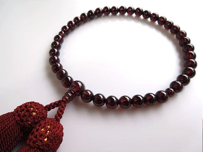 【京都 安田念珠店】 ガーネット 女性用 片手念珠（数珠） 正絹エンジ房 261009_A-EY002