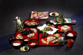 【閑臥庵】京懐石普茶料理 朱膳  ペアディナーお食事券［ 京都 京料理 食事 ディナー 人気 おすすめ 老舗 グルメ チケット 割引 ］ 261009_A-EZ004