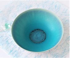 【ギャラリー洛中洛外】生地の緋色釉に美しい青が映える器 碧彩ボウル（小） 261009_A-GM013