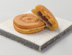 【果朋】特製もちどら 瑠月-luna-18入［ 京都 二条 創作和菓子 綺麗 可愛い 美味しい 人気 おすすめ お取り寄せ ギフト プレゼント 贈答 お菓子 スイーツ ふるさと納税  ］ 261009_A-LG006