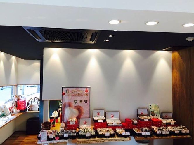 【京都パティスリーボゥ・ベル・ベル】ハートのマドレーヌお抹茶16個入り［ 京都 スイーツ 焼菓子 おいしい 人気 おすすめ お取り寄せ お菓子 洋菓子 ］ 261009_A-LM001