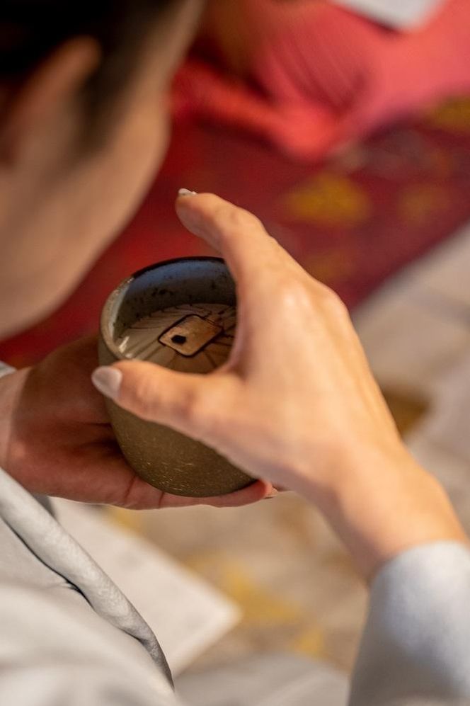 【香道 三品大枝流】大枝流家元のプライベートお香の会（香席）体験 （120分） 261009_A-PQ002