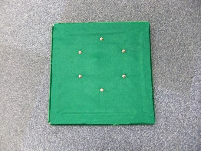 【京都市交通局】市バス車両に付いている局章 261009_A-PX004