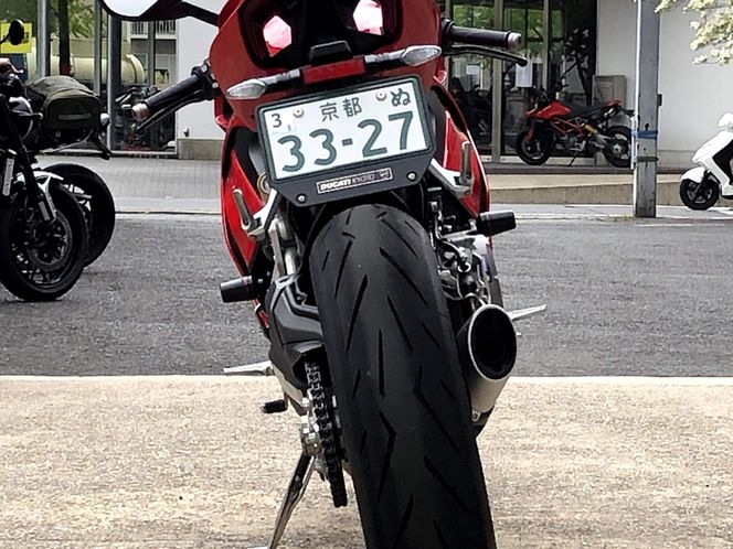 【AELLA】DUCATI パニガーレ/ストリートファイター｜エンジンスライダー(Panigale V2/Streetfighter V2) AE-68131［ 京都 バイク カスタム パーツ 人気 おすすめ ツーリング ライダー バイカー メーカー ギア ドゥカティ お取り寄せ 通販 ふるさと納税 ］ 261009_A-US012