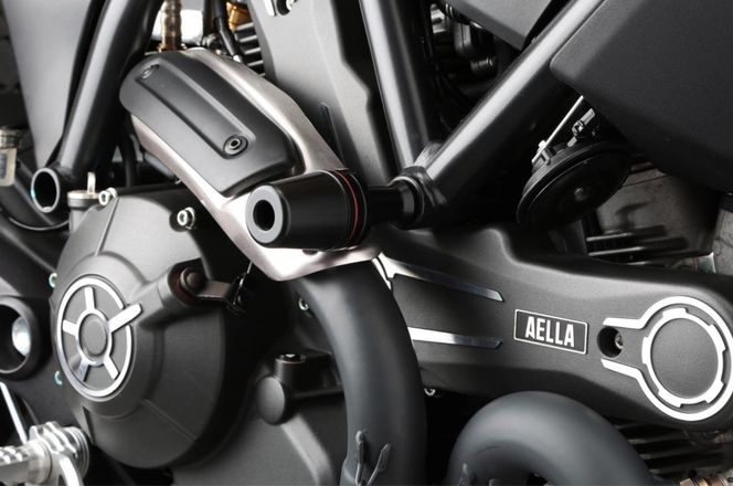 【AELLA】DUCATI スクランブラー｜フレームスライダー (DUCATI Scrambler/M797) AE-68114 ［ 京都 バイク カスタム パーツ 人気 おすすめ ツーリング ライダー バイカー メーカー ギア ドゥカティ お取り寄せ 通販 ふるさと納税 ］ 261009_A-US021