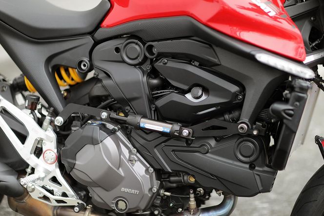 【AELLA】DUCATI モンスター｜パフォーマンスダンパー®  (Monster+) AA-ACT001 ［ 京都 バイク カスタム パーツ 人気 おすすめ ツーリング ライダー バイカー メーカー ギア ドゥカティ お取り寄せ 通販 ふるさと納税 ］ 261009_A-US036
