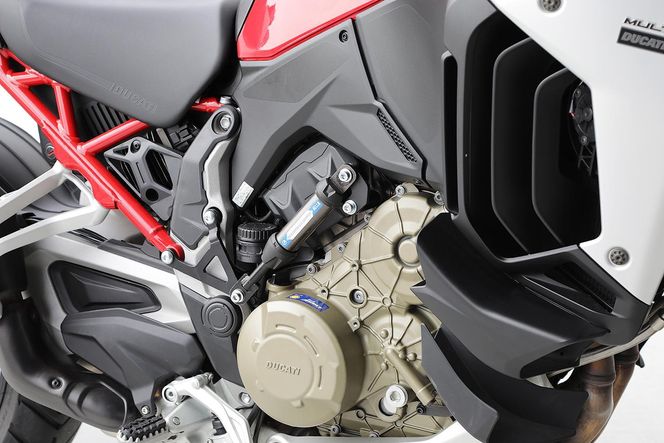 【AELLA】DUCATI ムルティストラーダ｜パフォーマンスダンパー®  (Multistrada V4) AA-ACT004 ［ 京都 バイク カスタム パーツ 人気 おすすめ ツーリング ライダー バイカー メーカー ギア ドゥカティ お取り寄せ 通販 ふるさと納税 ］ 261009_A-US039