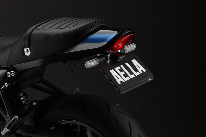 【AELLA】Kawasaki Z900RS｜ショートナンバープレートホルダー  AE-74025 ［ 京都 バイク カスタム パーツ 人気 おすすめ ツーリング ライダー バイカー メーカー ギア カワサキ お取り寄せ 通販 ふるさと納税 ］ 261009_A-US041