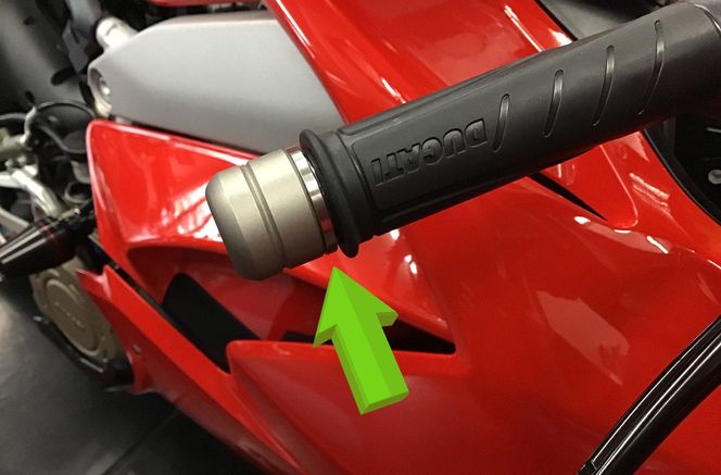 【AELLA】汎用品｜ハンドルバーエンド チタンカラー2枚セット [Φ22×3ｍｍ厚] AT-W0006A［ 京都 バイク カスタム パーツ 人気 おすすめ ツーリング ライダー バイカー メーカー ギア お取り寄せ 通販 ふるさと納税 ］ 261009_A-US045