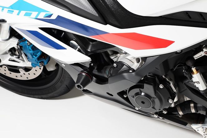 【AELLA】BMW S1000RR｜フレームスライダー((S1000RR ’23～) AE-68152 【カラー：レッド】［ 京都 バイク カスタム パーツ 人気 おすすめ ツーリング ライダー バイカー メーカー ギア BMW お取り寄せ 通販 ふるさと納税 ］ 261009_A-US048VC01